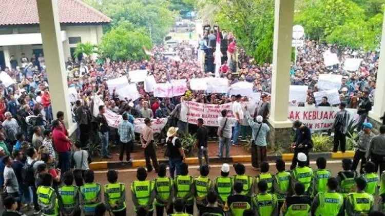 Ribuan Nelayan KJA Cirata Unjuk Rasa