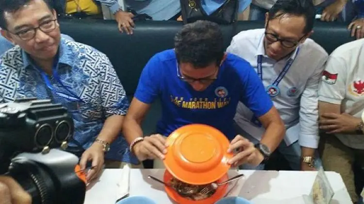 Sarapan di Bubur Mang Haji Oyo, Sandiaga Uno: Pilpres Harus Kental