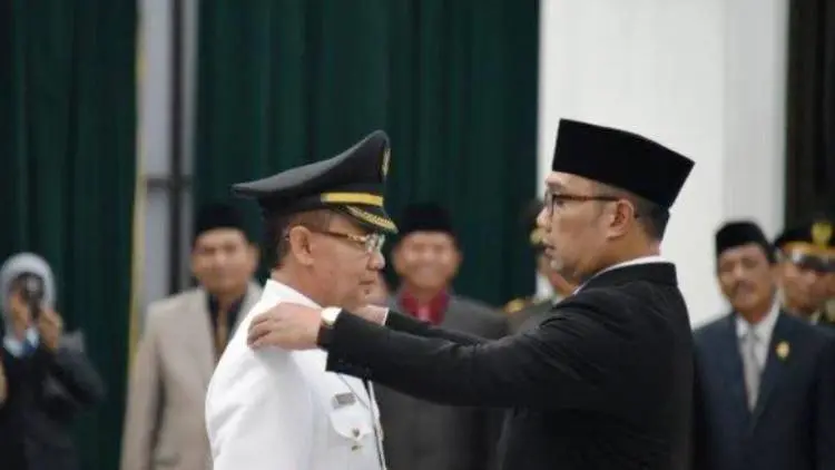 Ridwan Kamil Lantik Karna Sobahi Jadi Bupati Majalengka