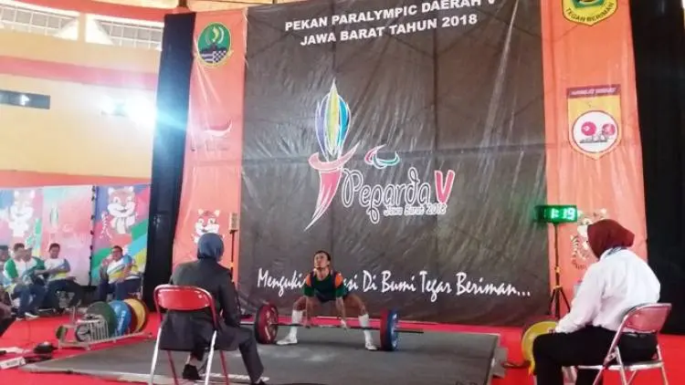 Angkat Berat Kokohkan Tuan Rumah di Puncak Klasemen