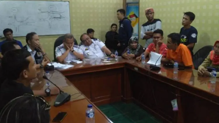 Mengaspal Lagi, Angkot Modern Didemo Lagi