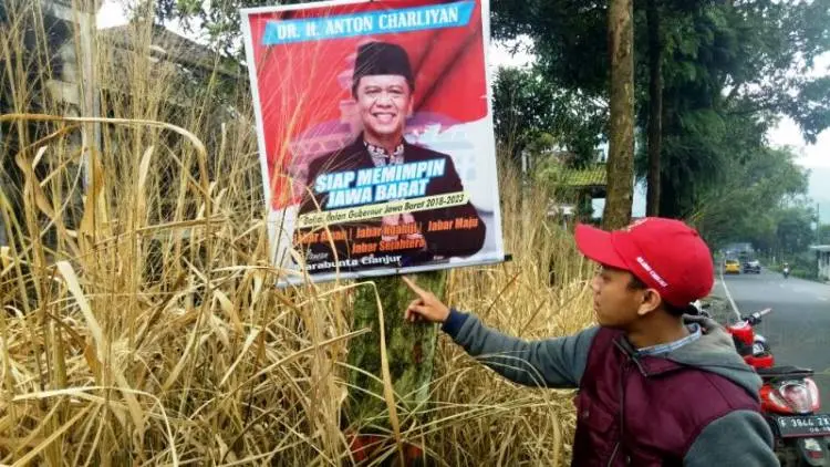 Jangan Pilih Caleg yang Paku Pohon
