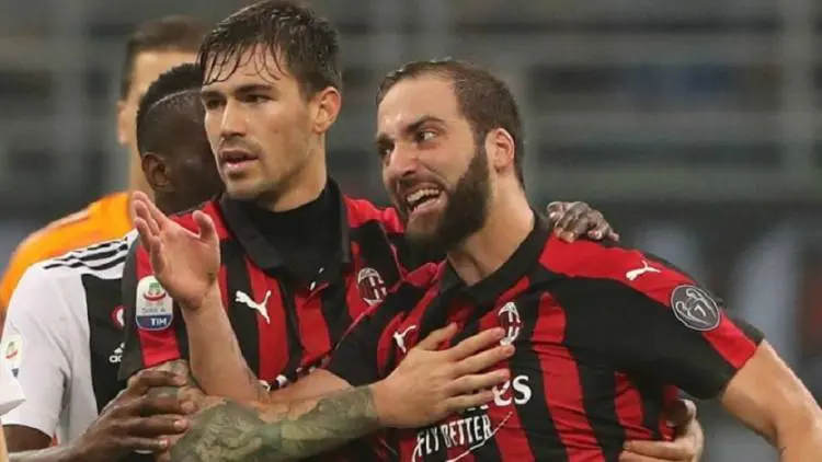 Higuain: Sang Mantan yang Terlalu Baper