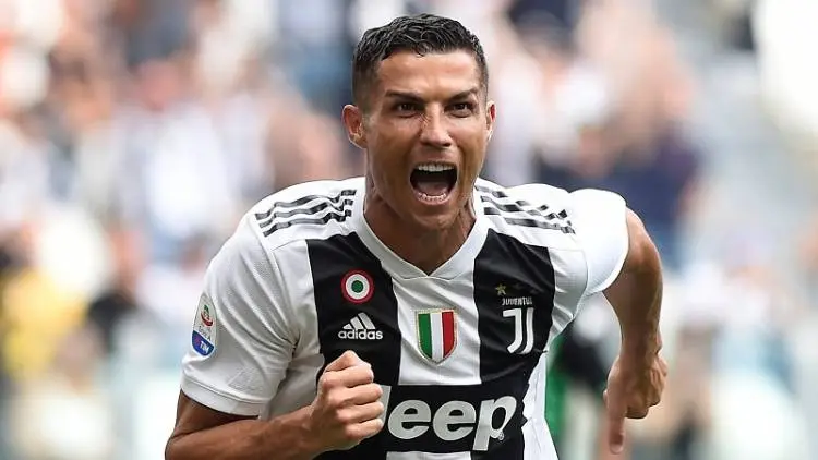 Pipi Cristiano Ronaldo dkk Pakai Cat Merah di Laga Serie A Pekan Ini 