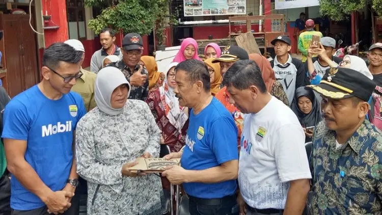 Persib Berikan Rp50 Juta Untuk SDN 106 Ajitunggal Cijambe