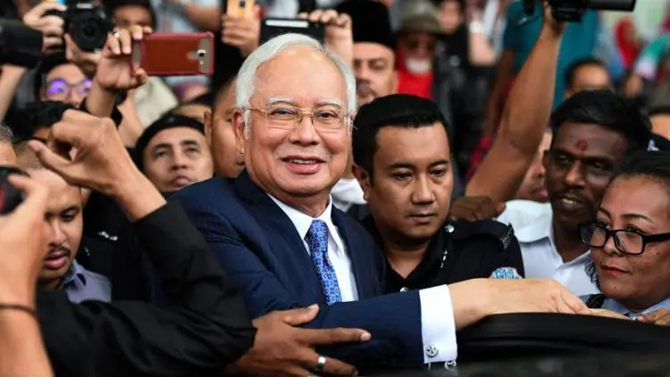 Najib Razak Terancam 100 Tahun Penjara