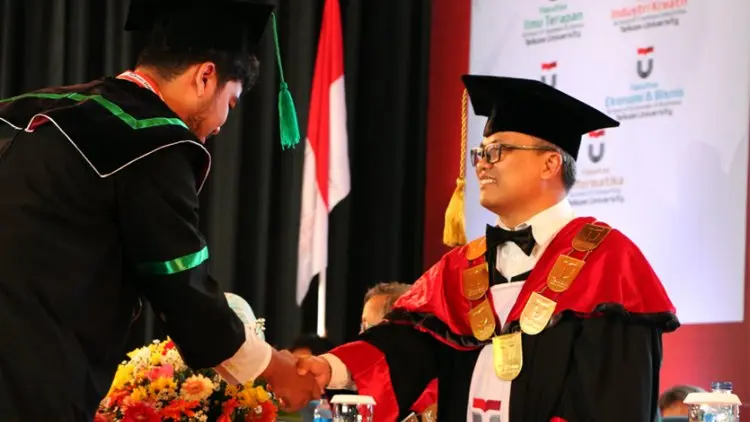 Telkom University Kukuhkan 1.286 Wisudawan