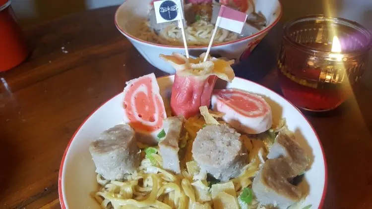 Kubu 01 dan 02 Bisa Harmonis dalam Semangkuk Bakso
