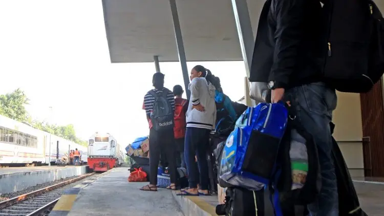 KAI Cirebon Siapkan Empat Kereta Lebaran Tambahan