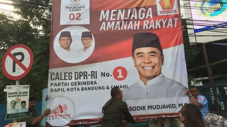 Sip, Caleg Ini Tertibkan APK Miliknya