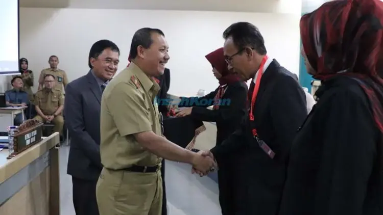 Pejabat Pemprov Dituntut Mahir Berbahasa Inggris