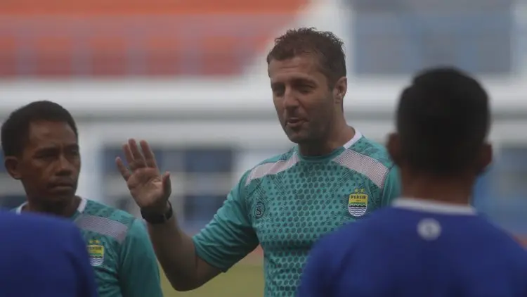 Respon Radovic Soal Liga 1 2019 Tak Gunakan VAR