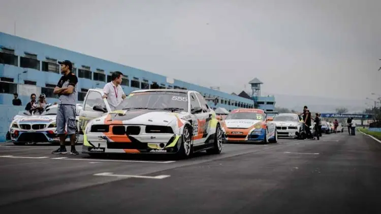 Achilles Dukung Sejumlah Tim Balap Mobil di ISSOM 2019