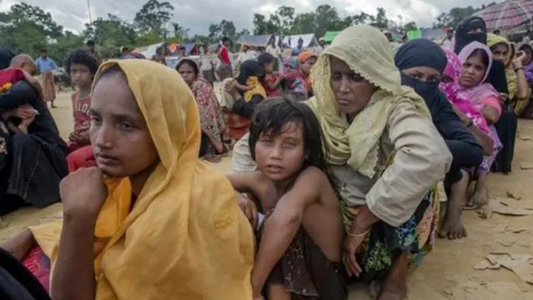 Puluhan Muslim Rohingya Tewas Diserang Helikopter