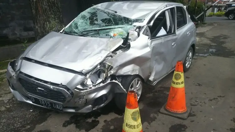 Lakalantas di Jalan Pelajar Pejuang, Datsun Hajar Innova