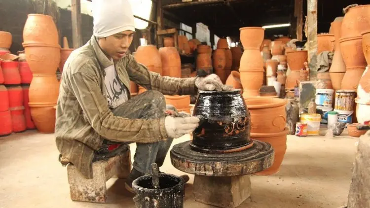 Kemenperin RI Bantu Pengembangan Produk Kriya Khas Purwakarta