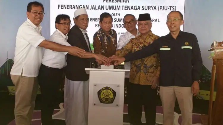 Byarrr....Ratusan Desa Terpencil Kabupaten Bogor Kini Terang Benderang
