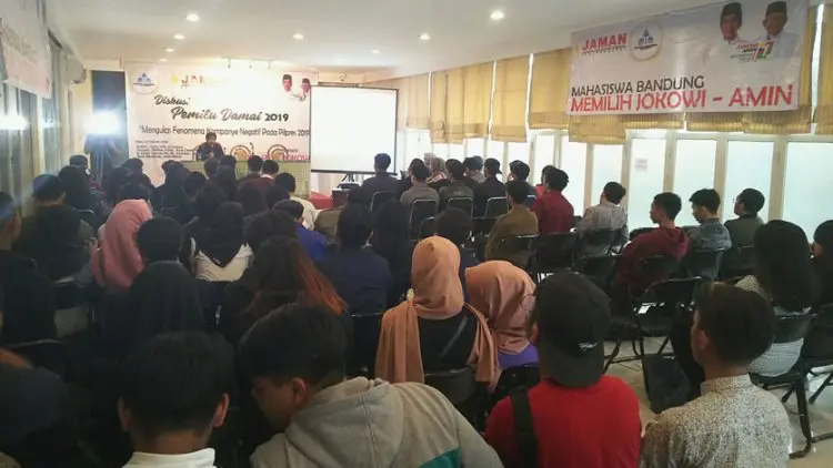 Mahasiswa Bandung Diskusikan Fenomena Kampanye Negatif