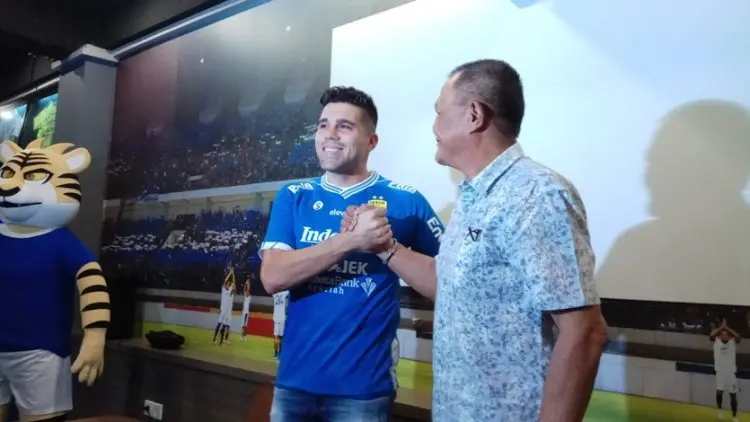 Persib Tak Khawatir Dengan Proses Naturalisasi Fabiano