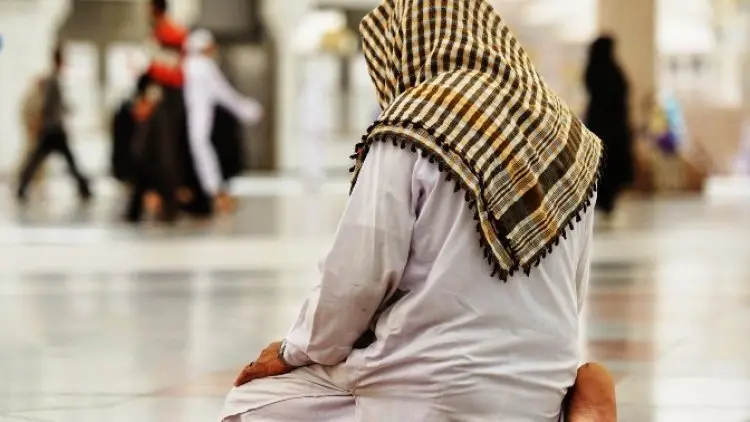 Hukum Salat di Tempat yang Terkena Najis