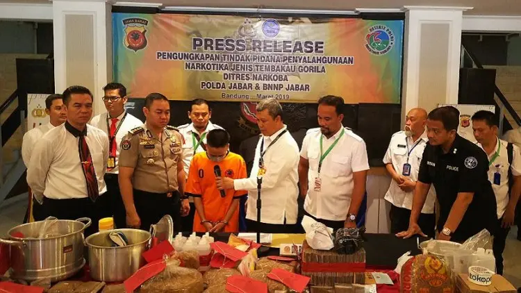 Miris, Pelajar Asal Bandung Produksi Tembakau Gorila di Apartemen
