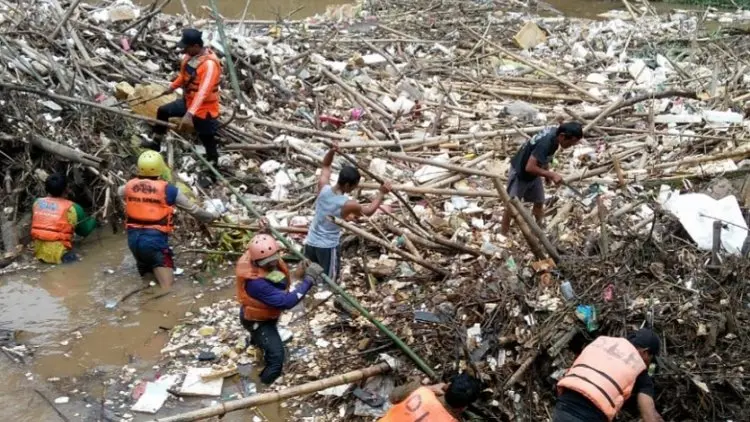 Sungai Cileungsi Tercemar, Bisakah Ditangani Seperti Citarum?