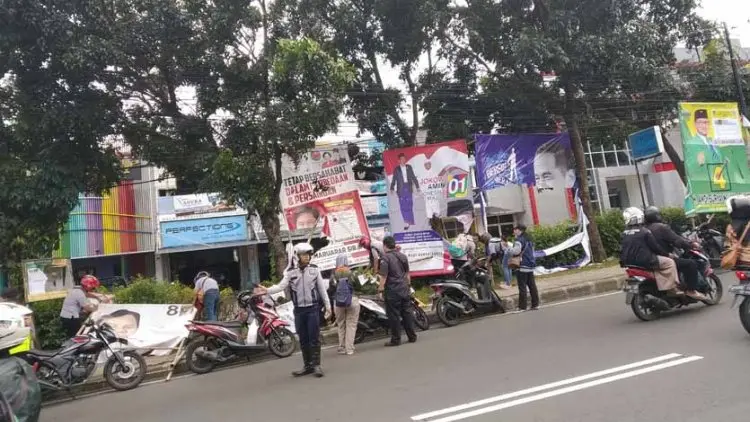 Bawaslu Kota Bogor Tertibkan Pelanggaran APK