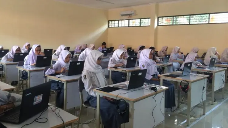 Hari Ini, Siswa SMK Laksanakan UNBK