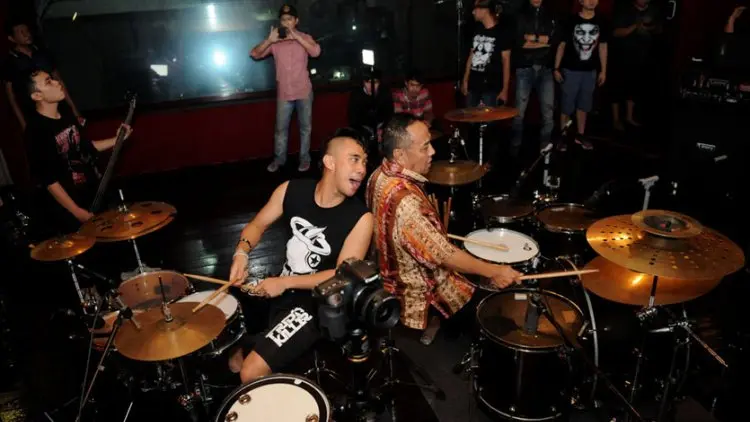 Jelly Tobing: Drumer Indonesia Berkelas Dunia