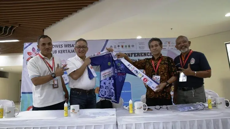 Perkenalkan Bandara Kertajati, 2.000 Warga Siap Gowes Bareng