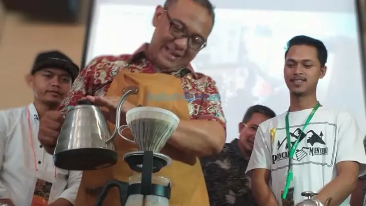 Jadi Bapak Kopi, Iwan Janji Maksimalkan Kopi Bogor