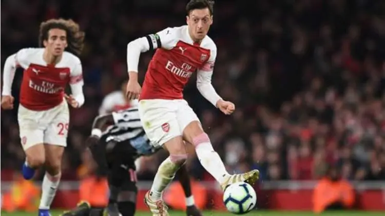 Ini Bukti Mesut Ozil Gooner Sejati