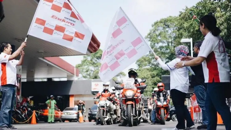 Pertamina Lubricants Lepas Rombongan Enduro Touring di Bandung
