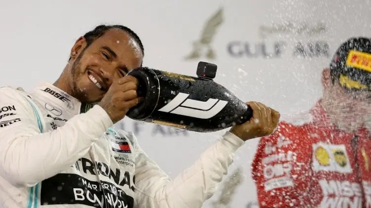 Sengit Duo Mercedes, Hamilton Tempel Bottas