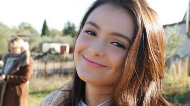 Berbagi Rahasia Tampil Cantik Alami ala Amanda Rawles