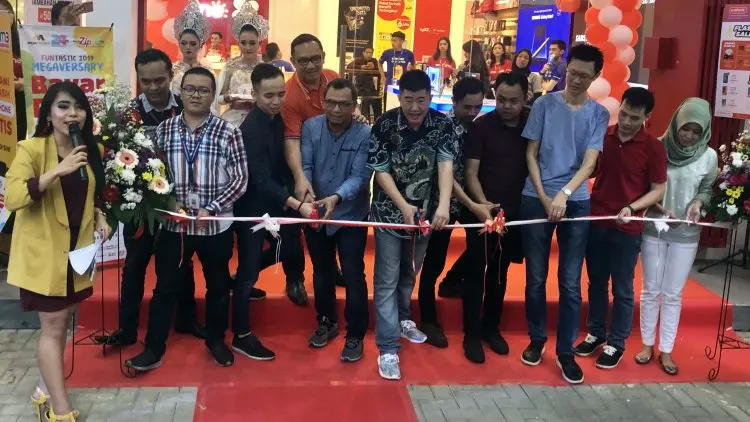 Erafone Serentak Resmikan Empat Megastore