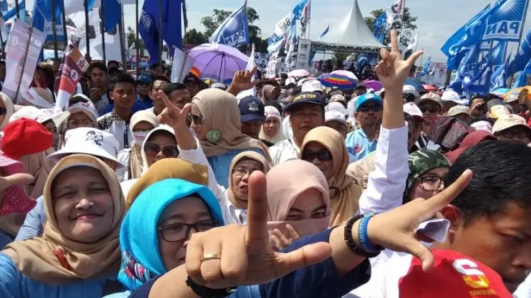 #BandungLautanPrabowo Trending Topic di Twitter