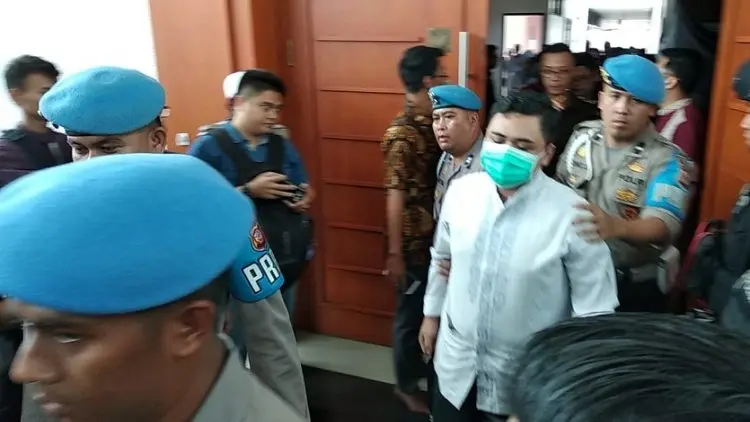 Pendukung Bahar bin Smith Kecewa, Sidang Digelar Tertutup