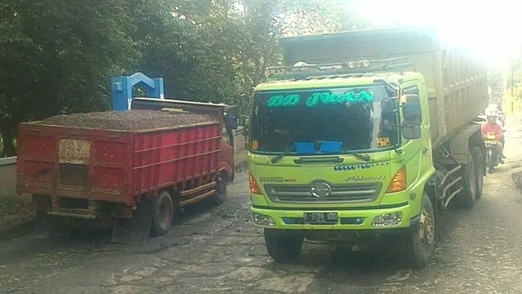 Pemprov Tak Tegas, Jalur Tambang Kusut