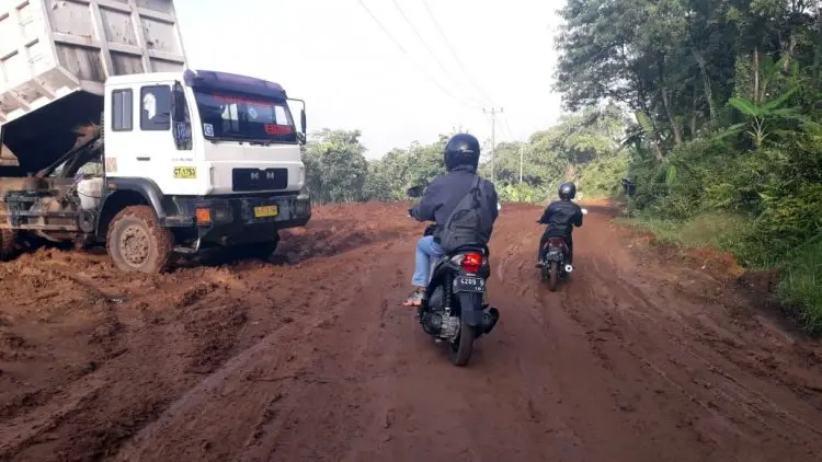 Pemkab Purwakarta Tegur Kontraktor Kereta Cepat