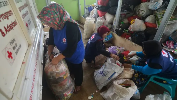 Ade Yasin Imbau Developer Kawasan Mandiri Bangun Zonasi Sampah