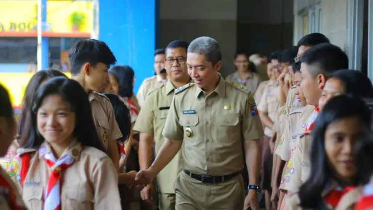 Pantau UNBK, Dedie: Berjalan Lancar