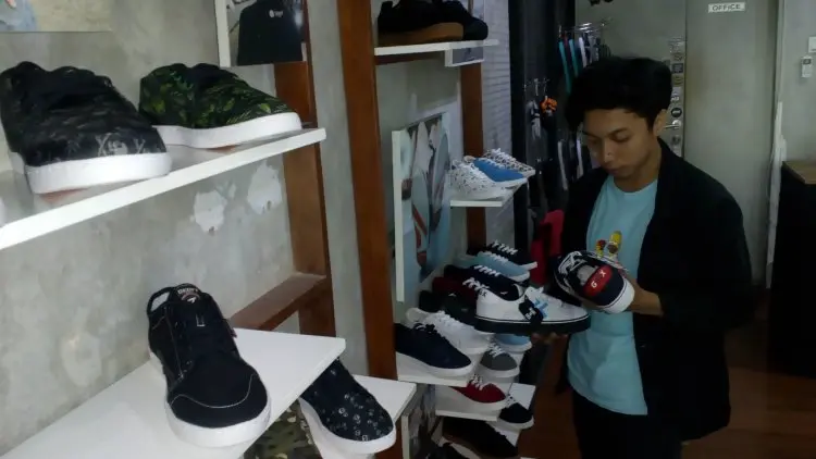 Produksi Sepatu Lokal Bandung Naik Tiga Kali Lipat