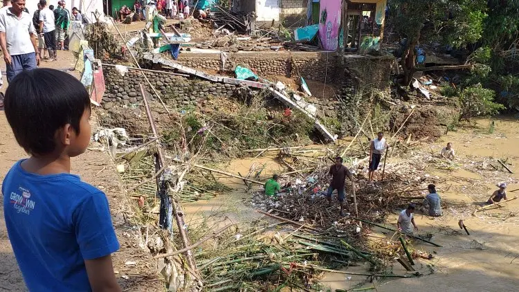 Banjir Bandang Terjang Nanggewer Bogor