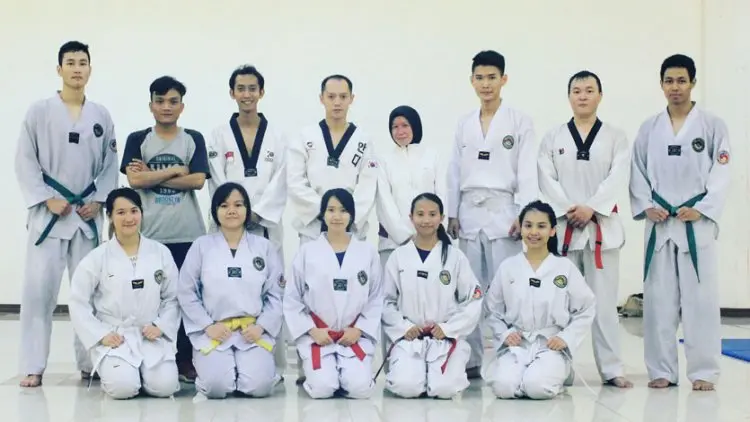 Belajar Kedisiplinan di UKM Taekwondo Maranatha