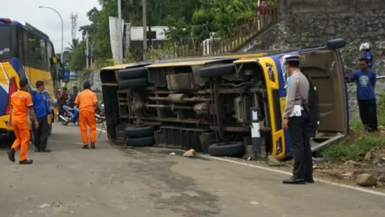Pengamat Usul Pemerintah Bikin Aplikasi Bus Wisata