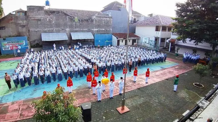 Hardiknas, Pendidikan Media Paling Efektif