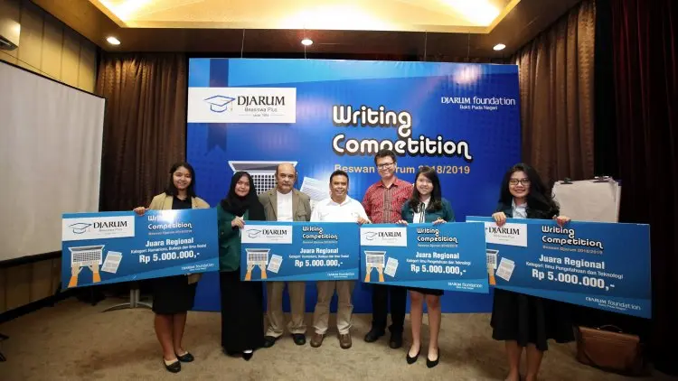 Lilin Lebah Indonesia Menangkan Ajang Writing Competition