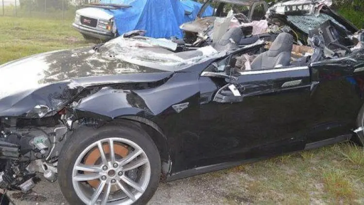 Keluarga Insinyur Apple Gugat Tesla ke Pengadilan