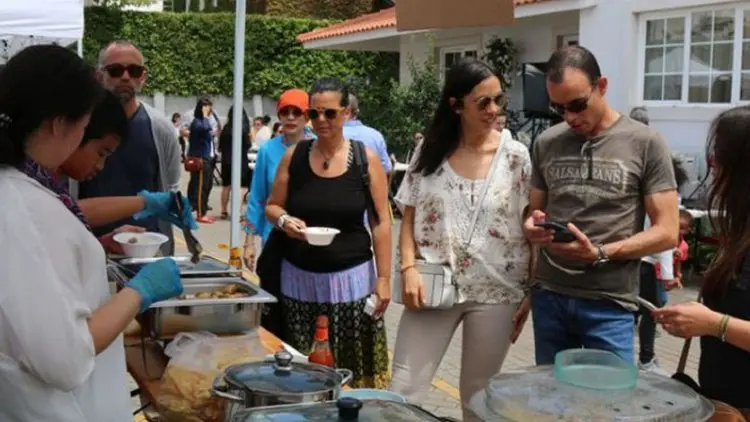 Pasar Kuliner Indonesia Curi Perhatian Warga Portugal
